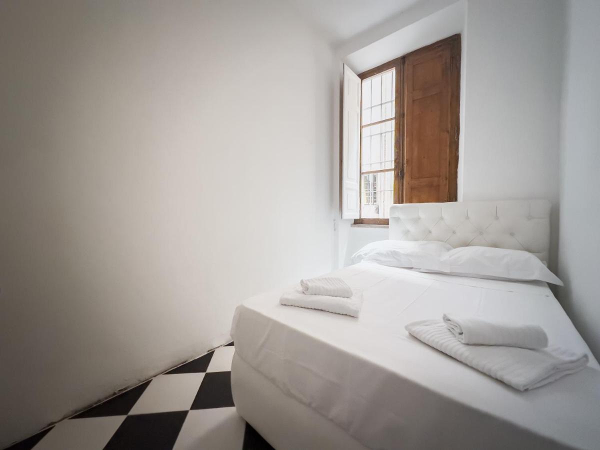 Domus Sant'Elena 2 Apartment Roma Ngoại thất bức ảnh
