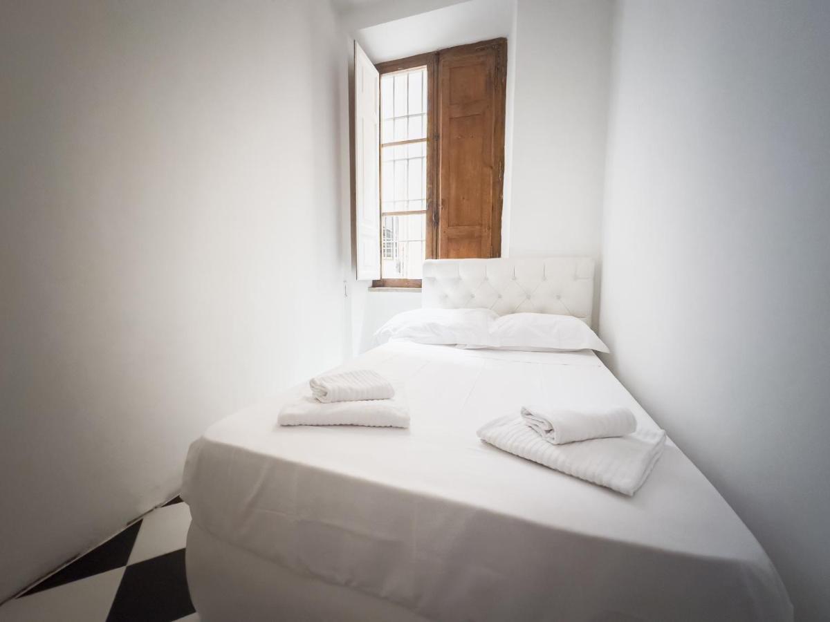 Domus Sant'Elena 2 Apartment Roma Ngoại thất bức ảnh